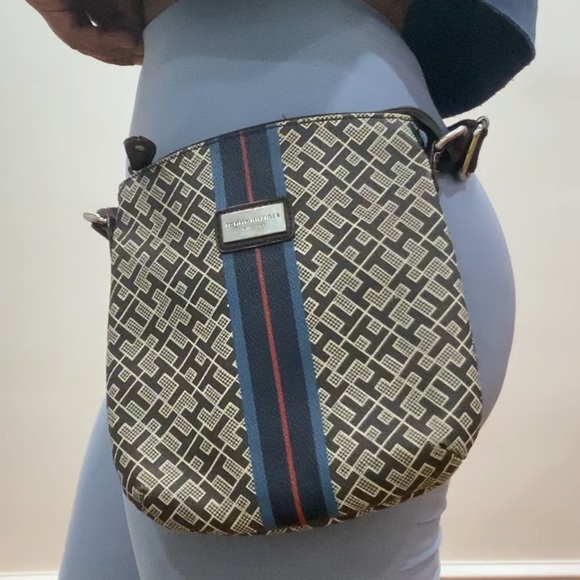 Tommy Hilfiger Handbags - Tommy Hilfiger crossbody/ Fanny pack bag